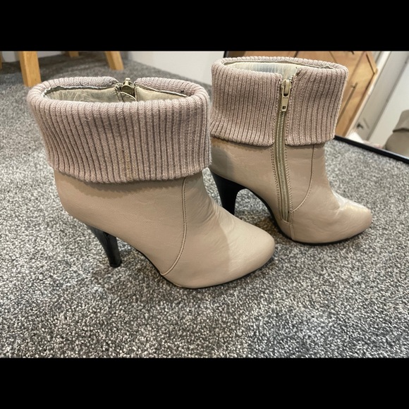 Beige booties size 5.5 in woman - Picture 4 of 6